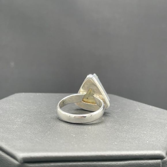 Natural Labradorite Trillion Cut Sterling Silver Ring (Size 8) - Picture 6 of 7